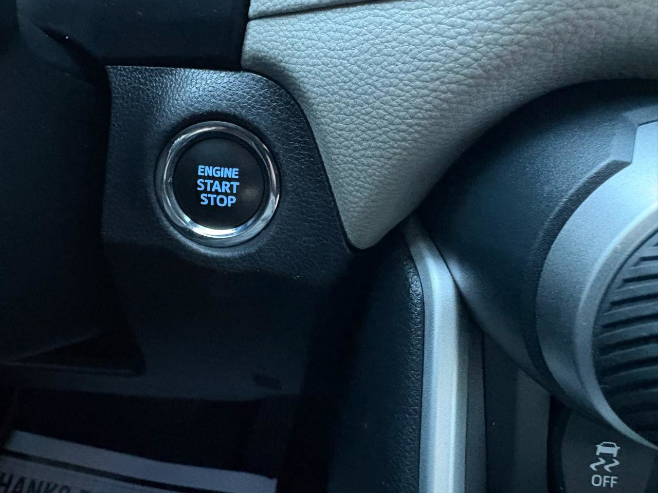 Used 2021 Toyota RAV4 XLE image 29