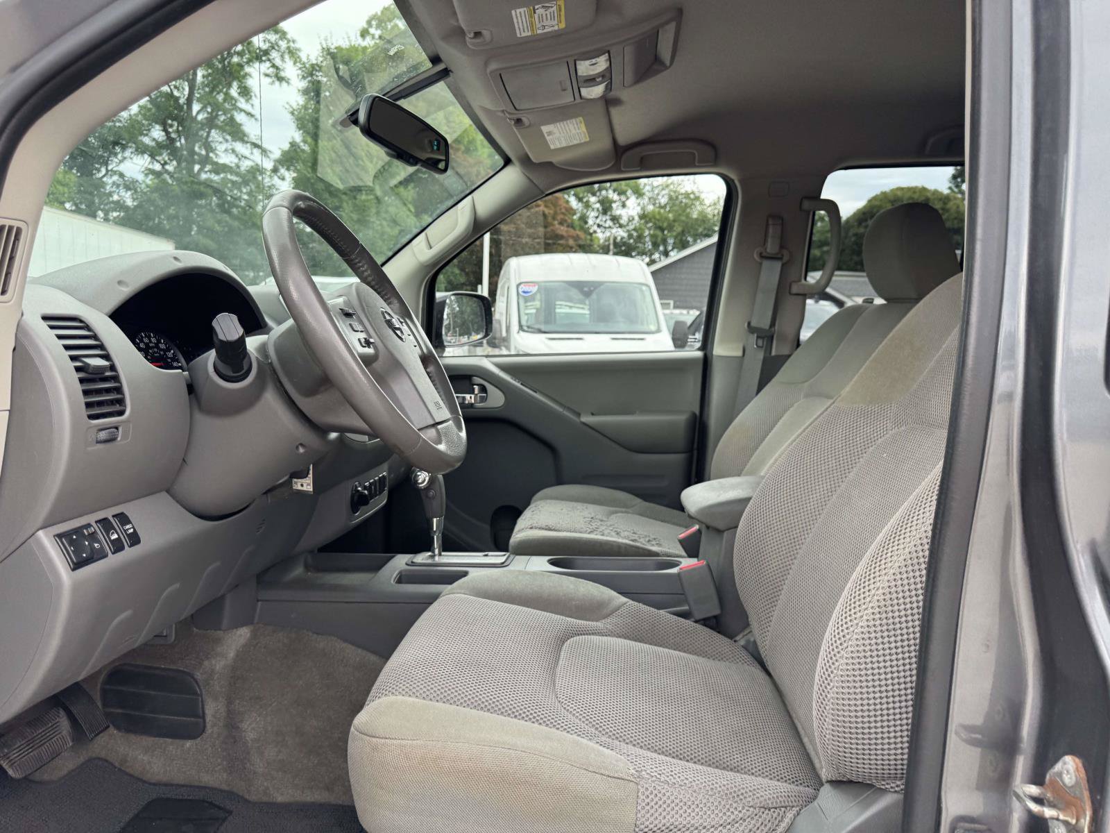 Used 2018 Nissan Frontier SV w/ Value Truck Package AWD/4WD image 12