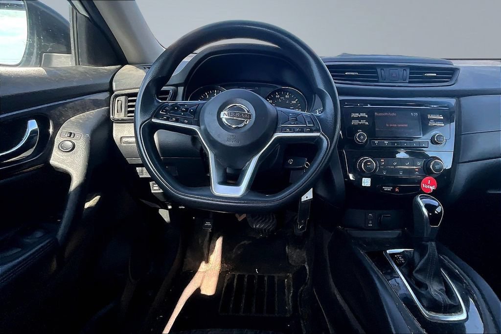 Used 2017 Nissan Rogue S AWD/4WD image 8