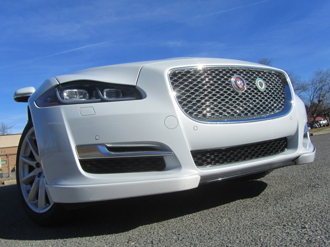 Used 2017 Jaguar XJ R-Sport image 2