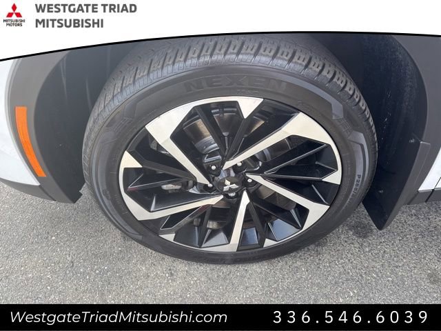 Used 2023 Mitsubishi Outlander SE image 4