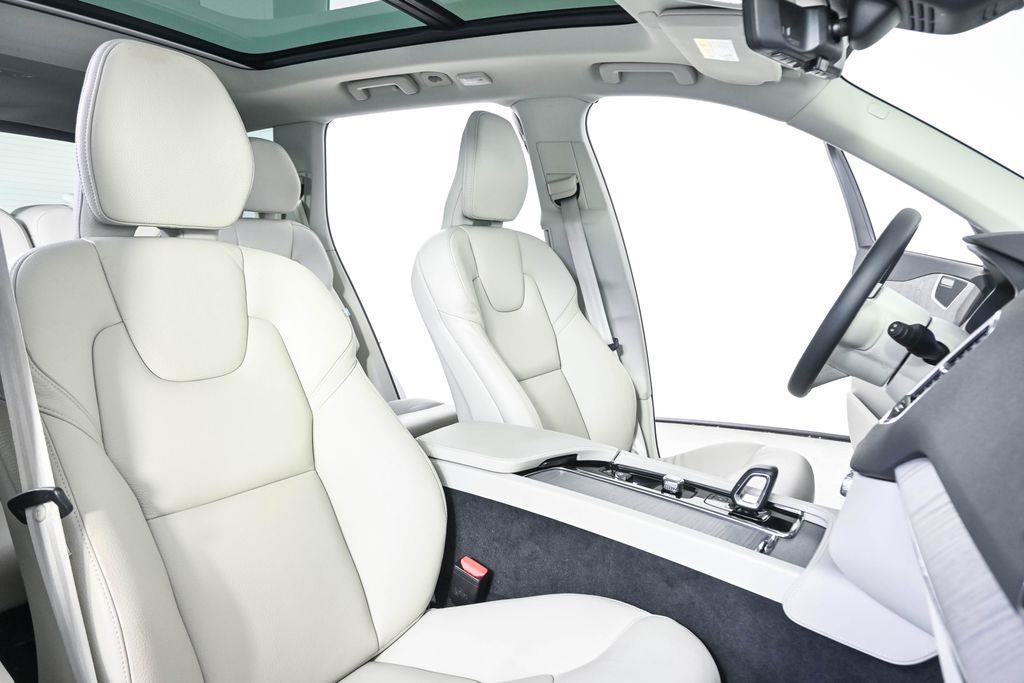 Certified 2025 Volvo XC90 T8 Plus w/ Protection Package Premier AWD/4WD image 25