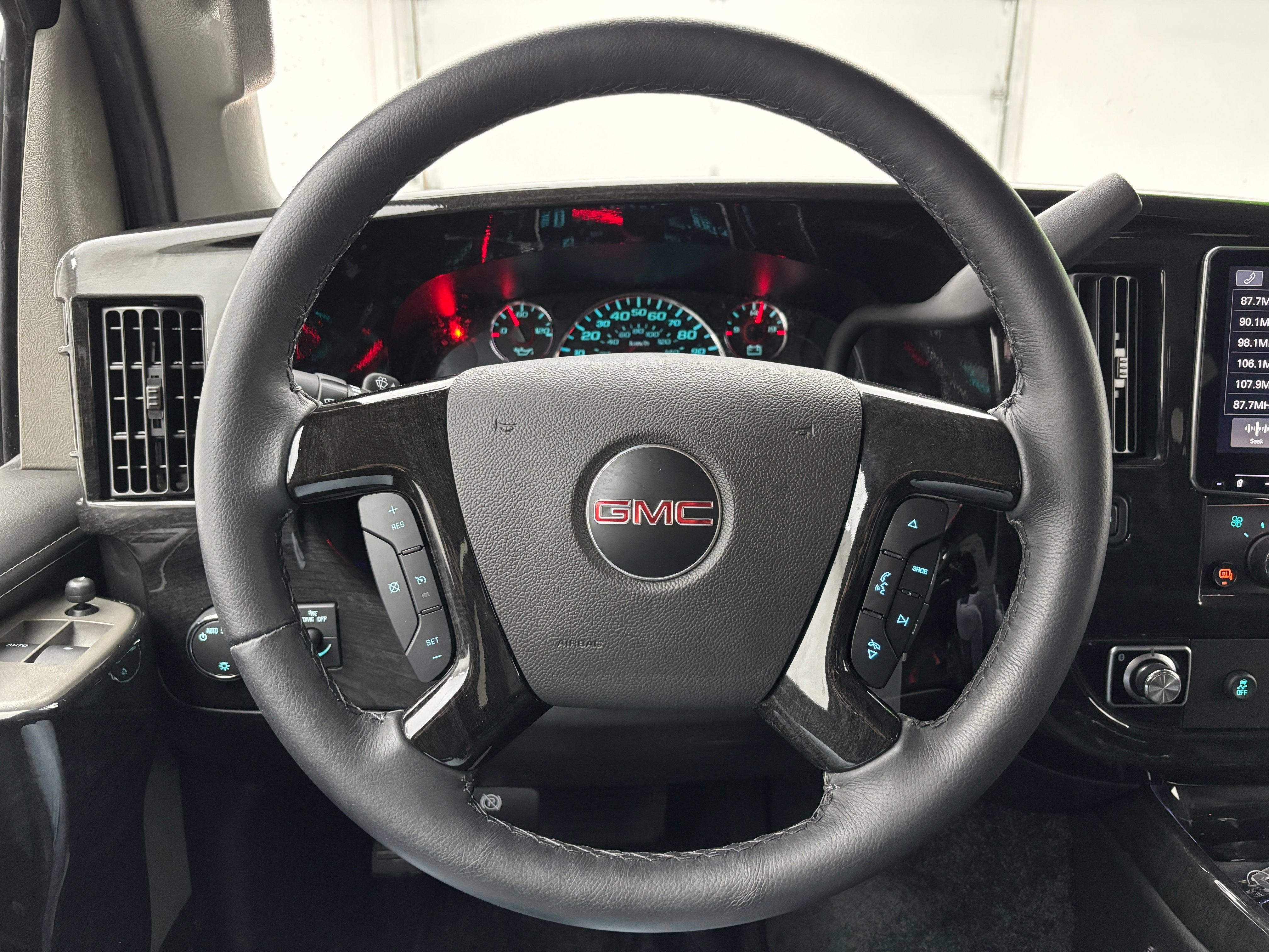 New 2026 GMC Savana 2500 w/ Driver Convenience Package RWD image 28