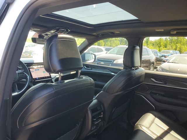Used 2023 Jeep Grand Cherokee Overland w/ MOPAR Finishing Package AWD/4WD image 9