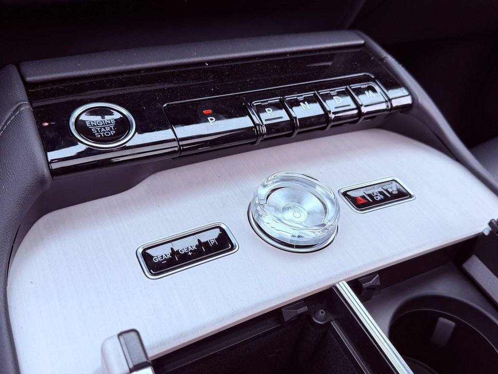 New 2025 Lincoln Navigator L Reserve AWD/4WD image 19
