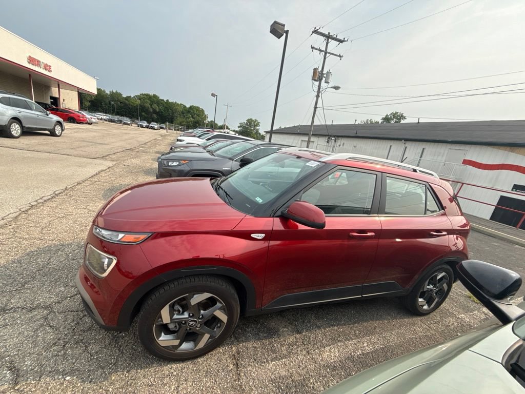 Certified 2024 Hyundai Venue SEL FWD image 2