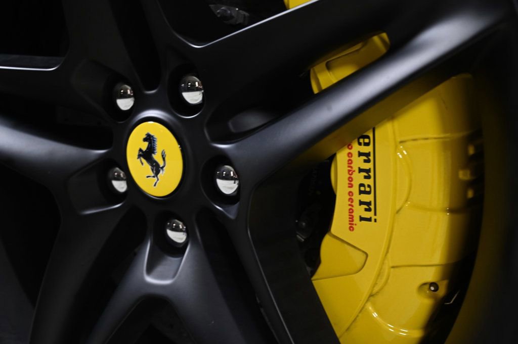 Used 2022 Ferrari SF90 Spider Base image 23