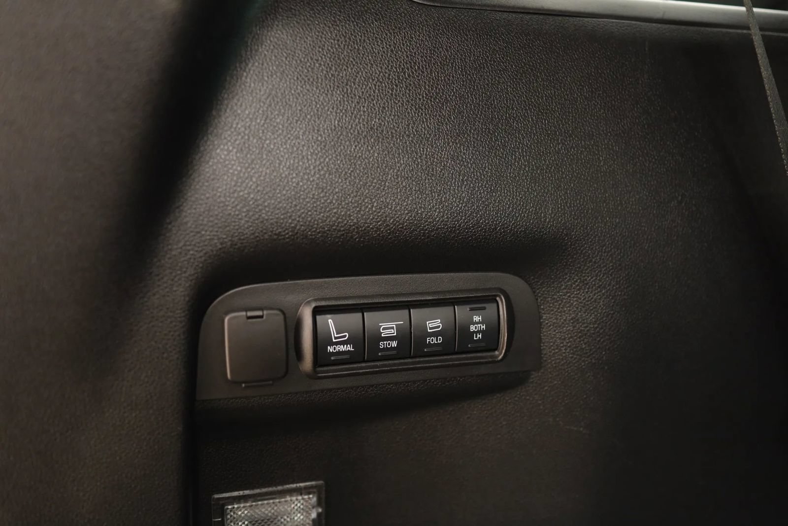 Used 2016 Ford Explorer Platinum AWD/4WD image 38