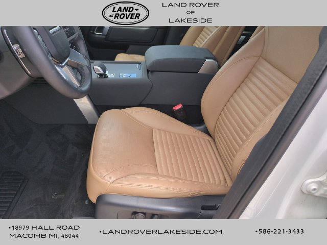 Used 2025 Land Rover Discovery Dynamic SE AWD/4WD image 12