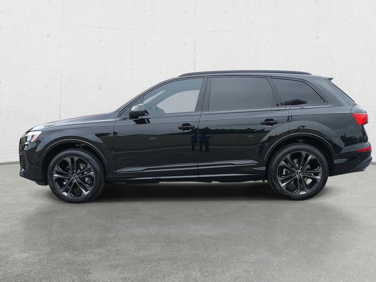Used 2025 Audi Q7 3.0T Premium Plus w/ Premium Plus Package AWD/4WD image 8