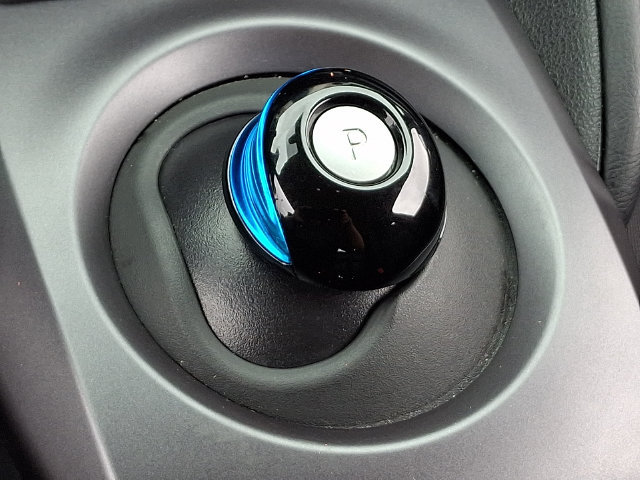 Used 2025 Nissan Leaf S FWD image 10