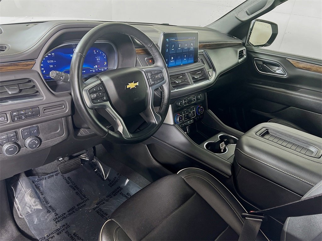 Used 2023 Chevrolet Suburban Premier image 10