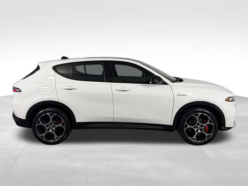 Used 2024 Alfa Romeo Tonale Veloce AWD/4WD image 6