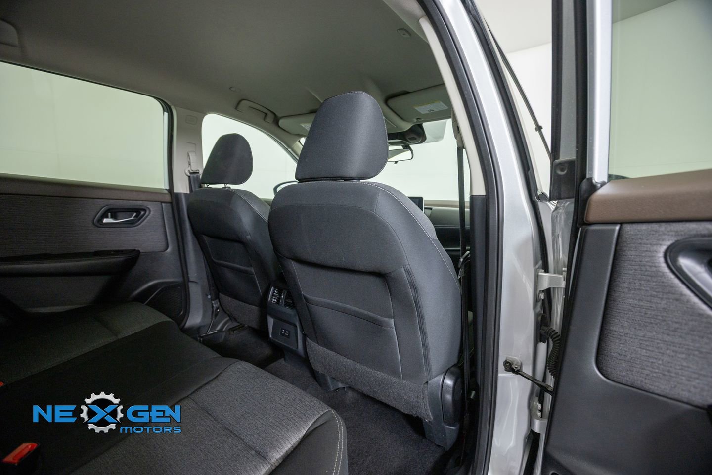 Used 2022 Nissan Rogue SV AWD/4WD image 34