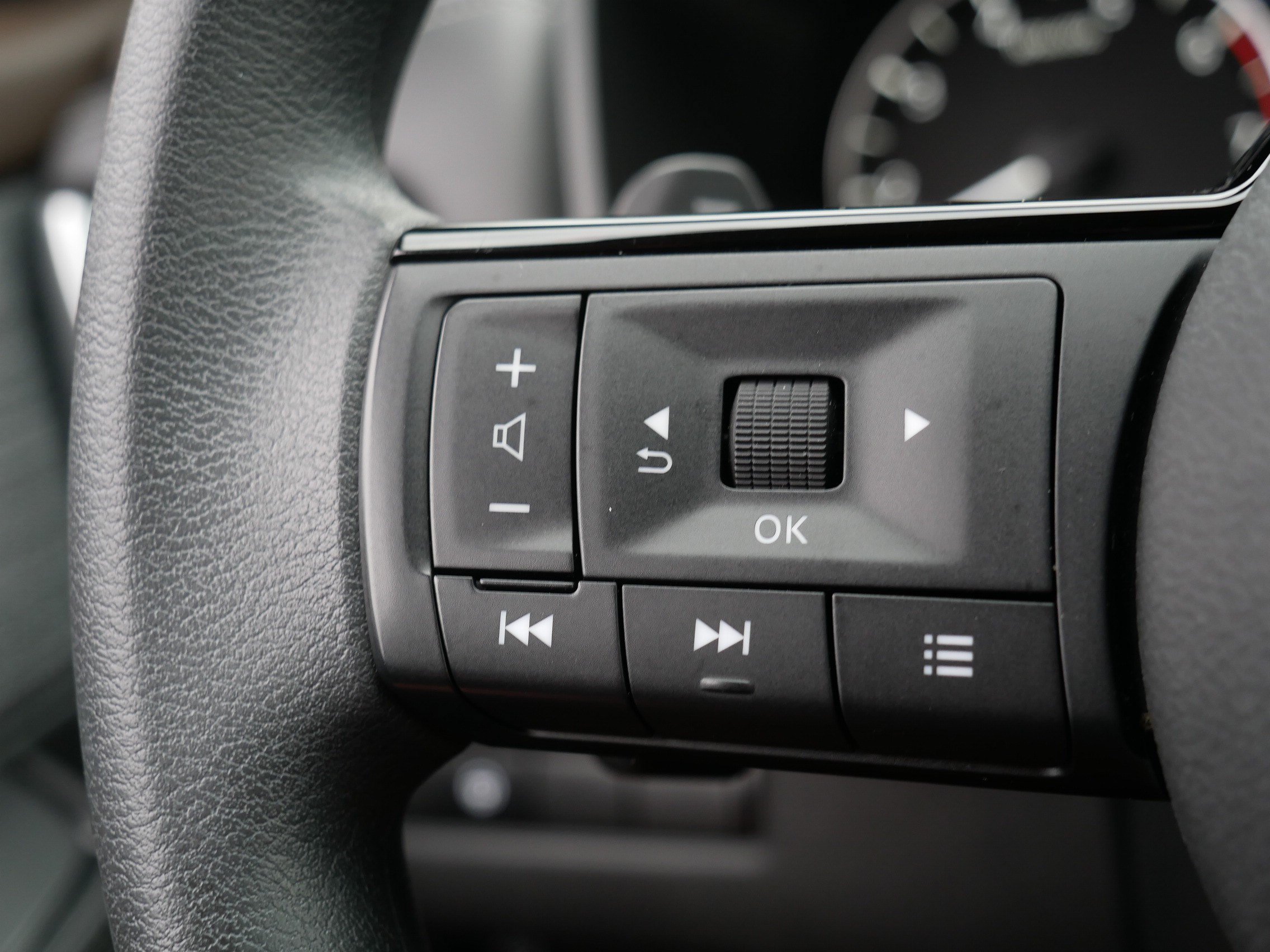 Certified 2023 Nissan Rogue SV AWD/4WD image 28