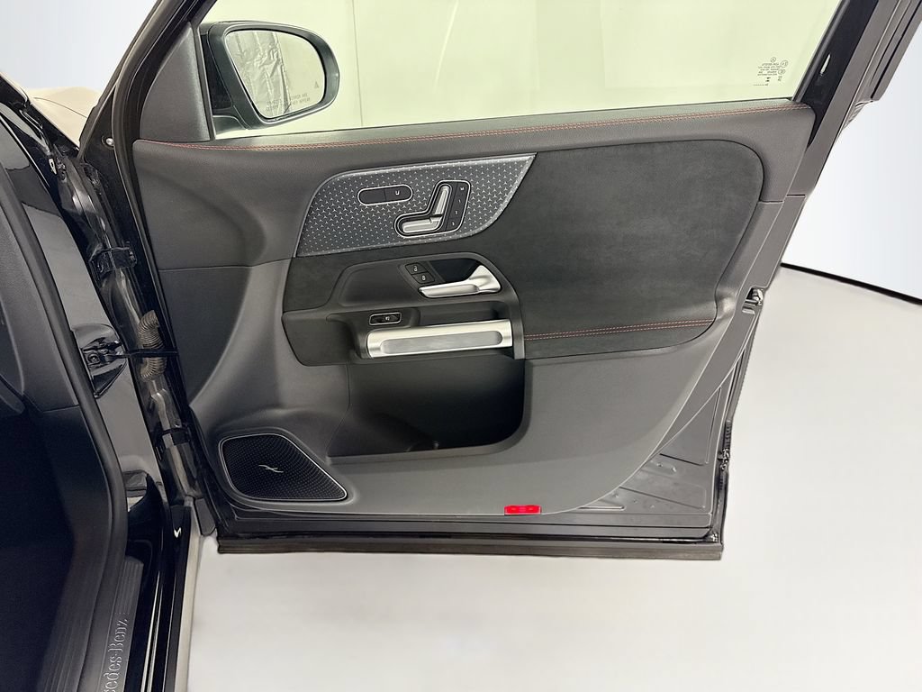 Certified 2025 Mercedes-Benz GLB 250 image 25