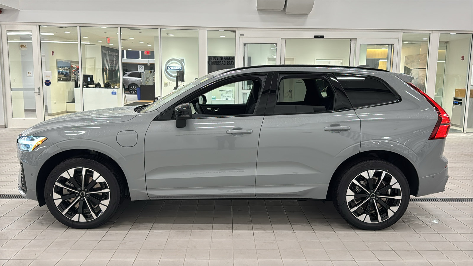 New 2027 Volvo XC60 T8 Plus AWD/4WD image 8