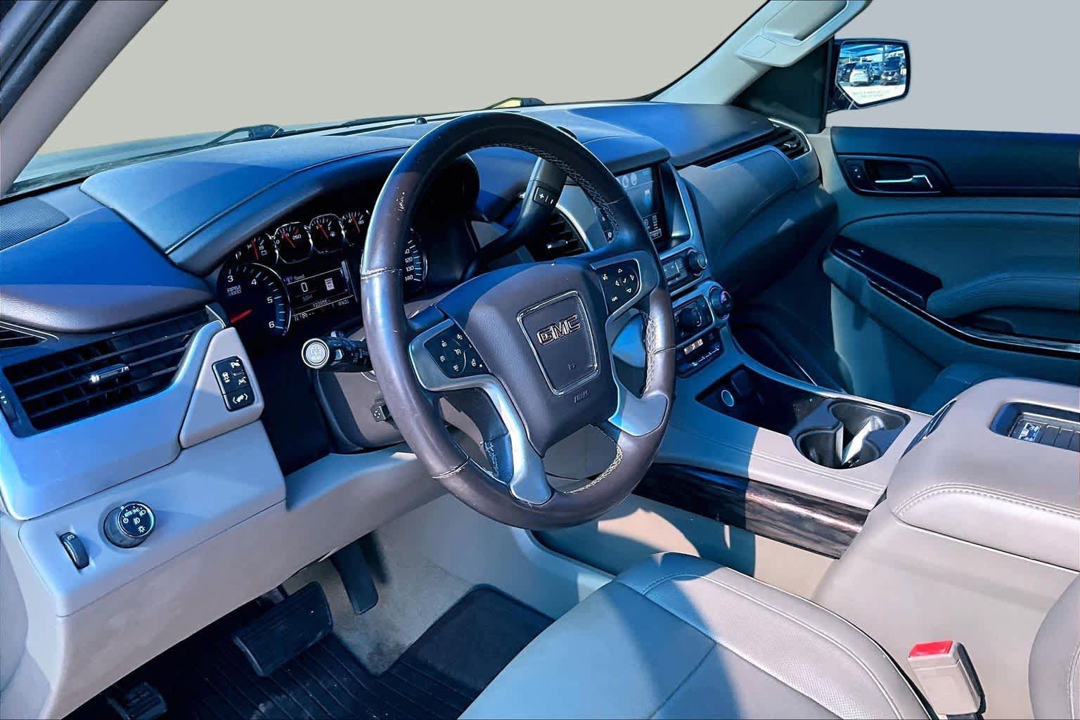 Used 2017 GMC Yukon XL SLT w/ Premium Edition RWD image 18
