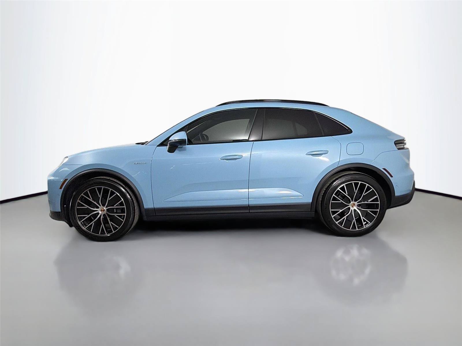 Certified 2026 Porsche Macan Electric RWD image 2