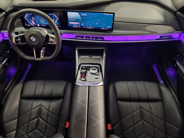 Used 2025 BMW 740i RWD image 4