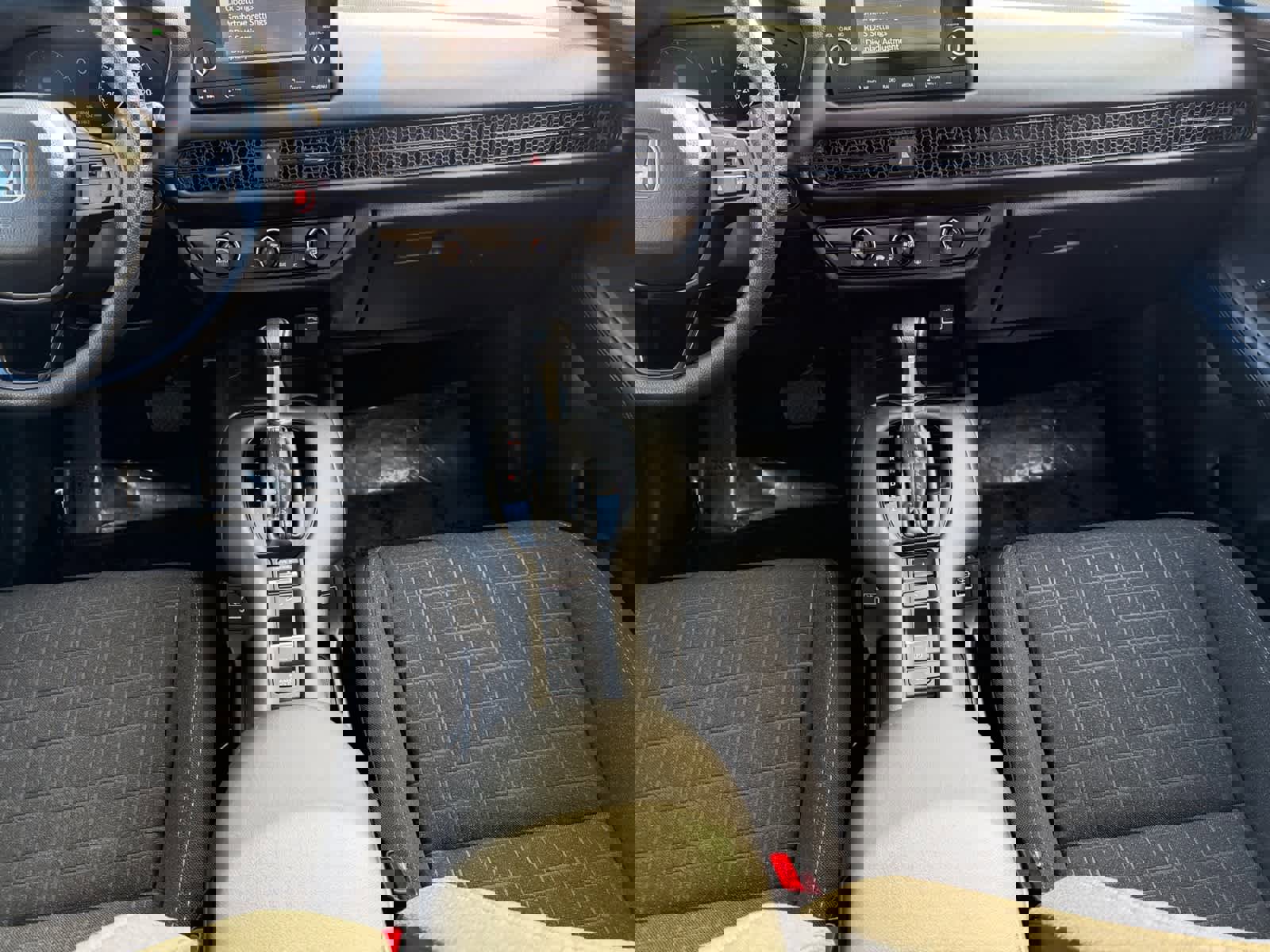 Used 2023 Honda HR-V LX image 16