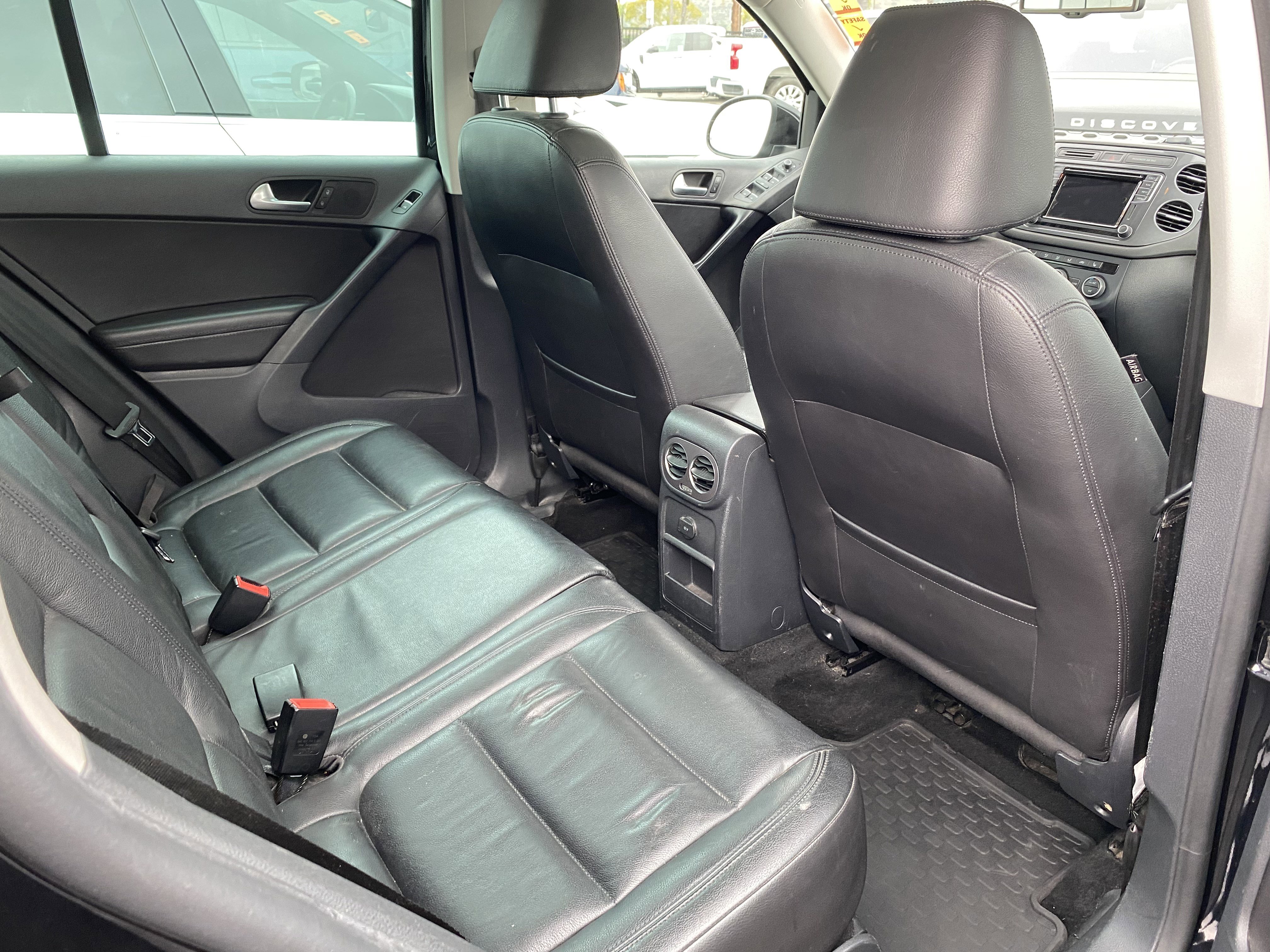 Used 2017 Volkswagen Tiguan Sport image 16