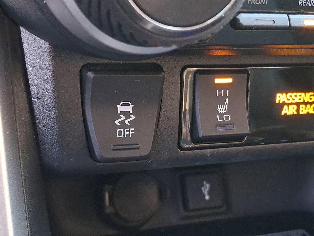 Used 2020 Toyota RAV4 XSE image 21