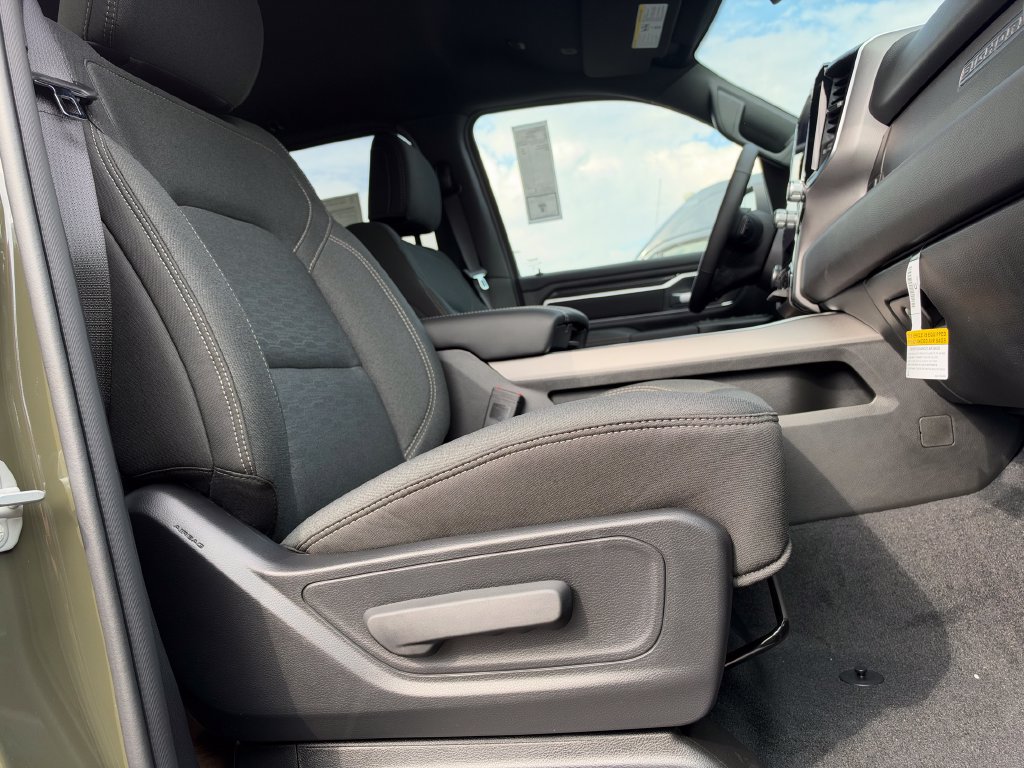 New 2027 RAM 1500 4x4 Crew Cab image 11