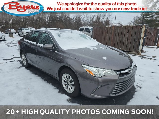 Used 2016 Toyota Camry LE image 1