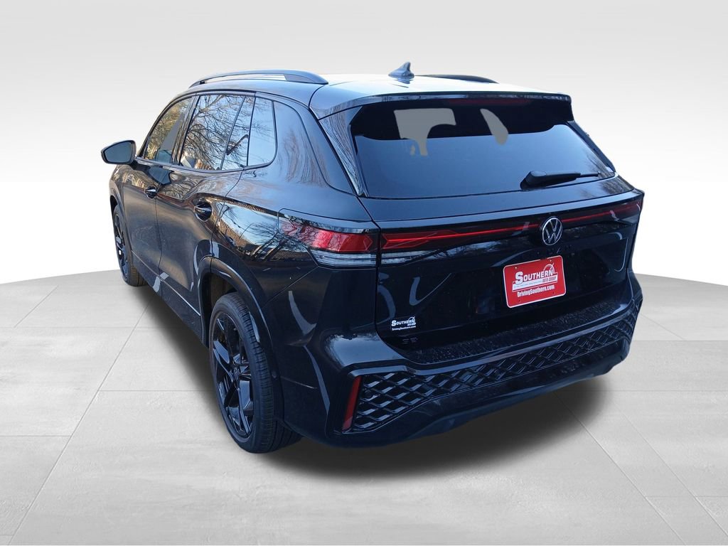 New 2026 Volkswagen Tiguan SE R-Line image 3