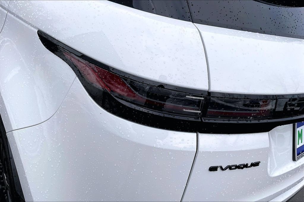 Certified 2025 Land Rover Range Rover Evoque Dynamic SE image 23