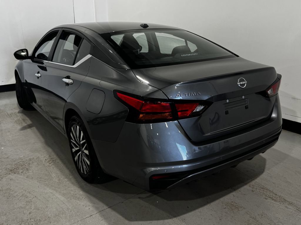 Used 2025 Nissan Altima 2.5 SV image 34