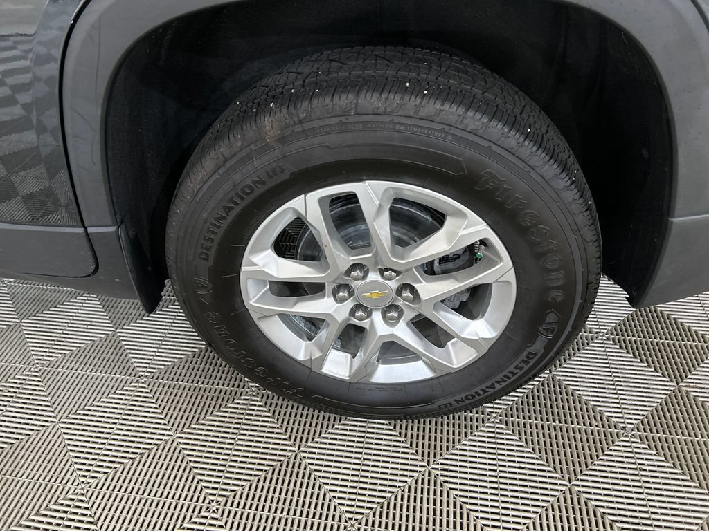 Used 2021 Chevrolet Traverse LT FWD image 10