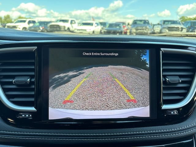 Used 2025 Chrysler Pacifica Limited w/ Trailer Tow Group AWD/4WD image 31