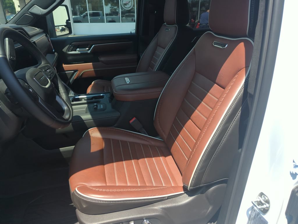 Used 2026 GMC Sierra 3500 Denali Ultimate AWD/4WD image 11