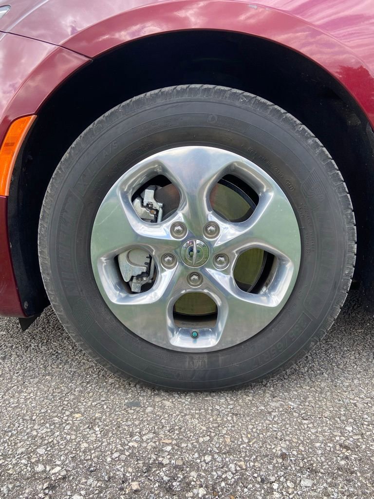 Used 2018 Chrysler Pacifica Limited w/ Advanced Safetytec Group FWD image 9