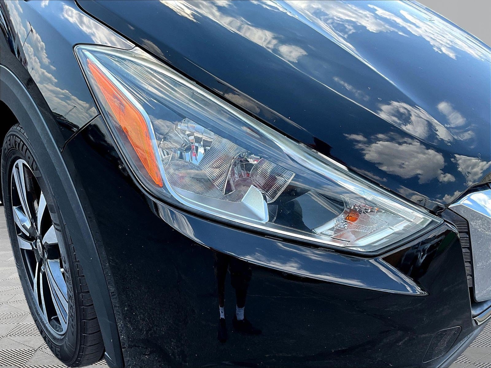 Used 2018 Nissan Kicks SV FWD image 30