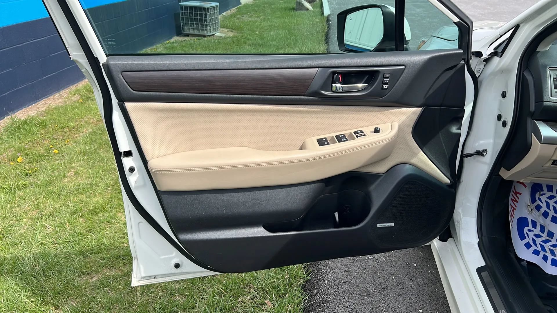 Used 2017 Subaru Legacy 2.5i Limited AWD/4WD image 9