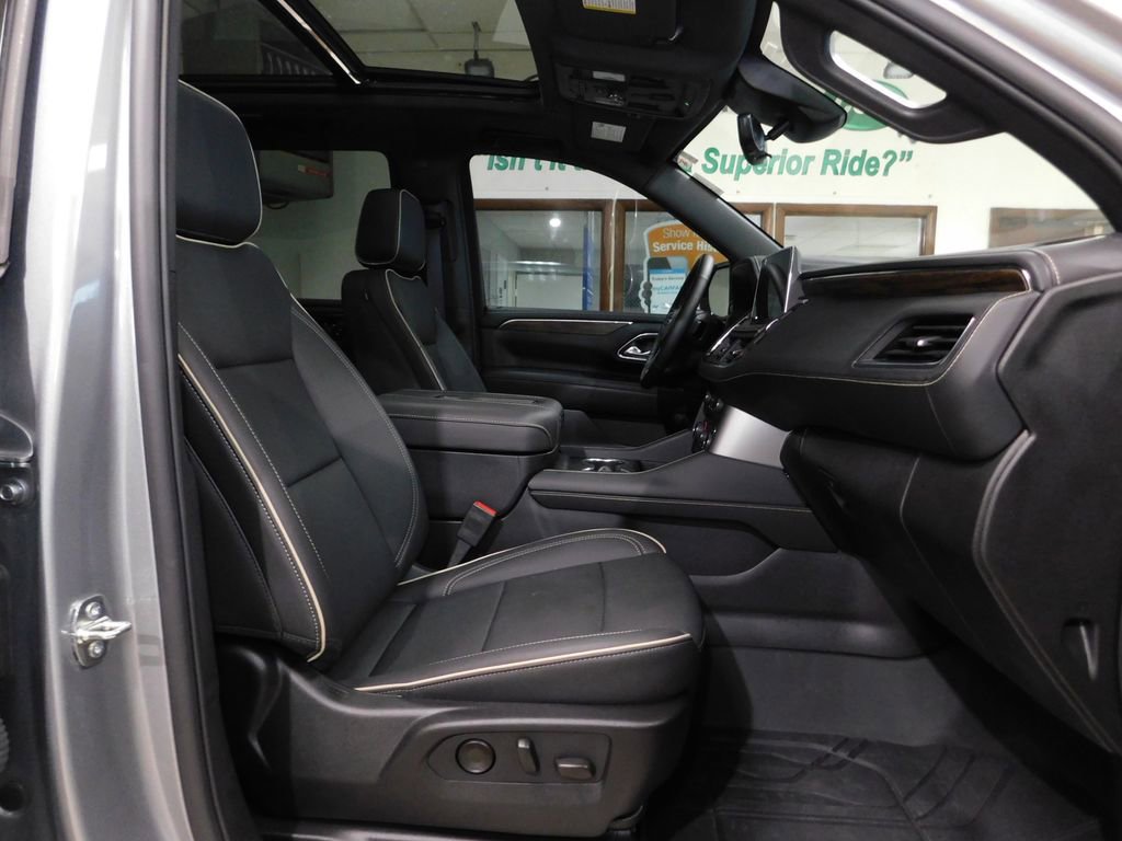 Used 2024 Chevrolet Tahoe Premier w/ Premium Package AWD/4WD image 99