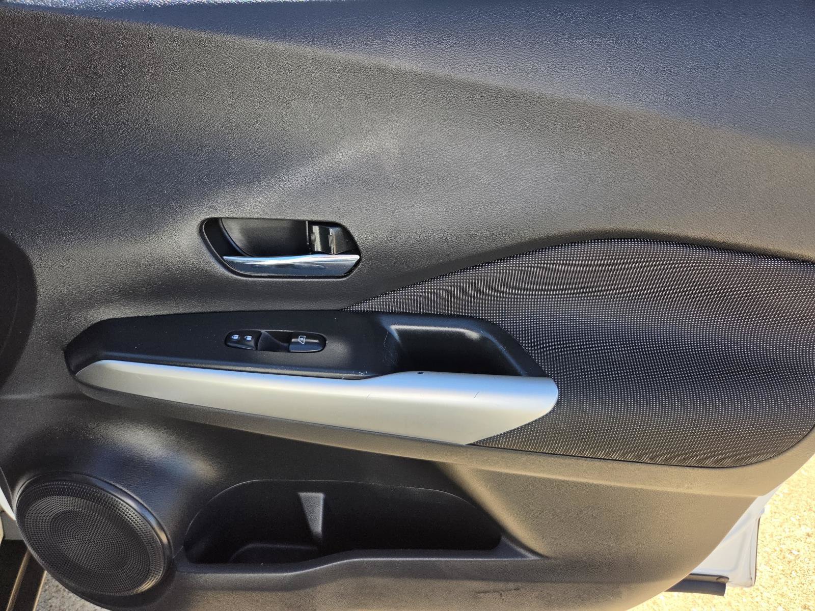 Used 2020 Nissan Kicks SV FWD image 7
