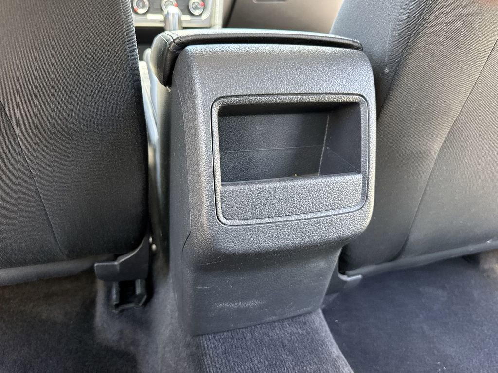 Used 2014 Volkswagen Passat 2.5 S FWD image 37