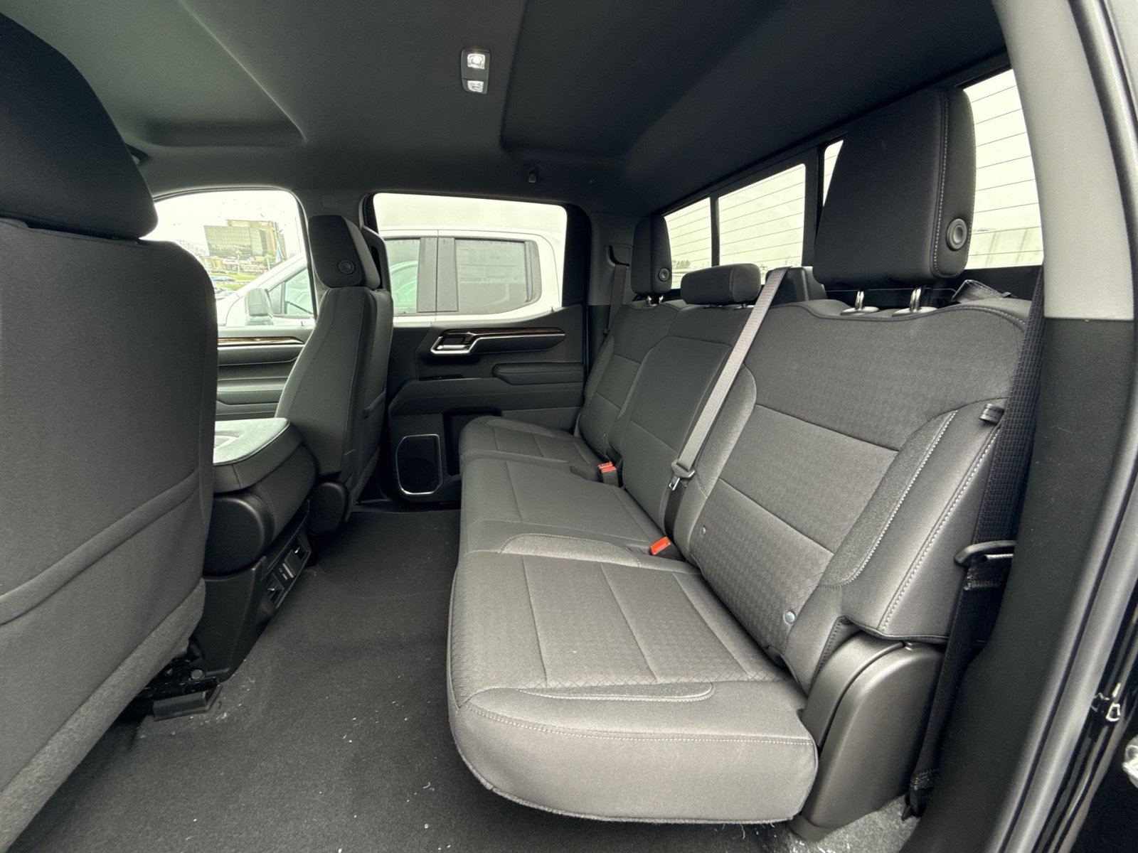 New 2026 GMC Sierra 1500 SLE w/ Preferred Package AWD/4WD image 24