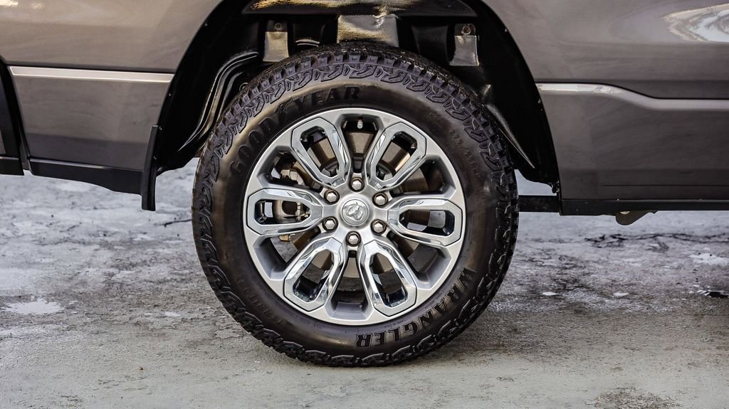 Used 2023 RAM 1500 Laramie image 12