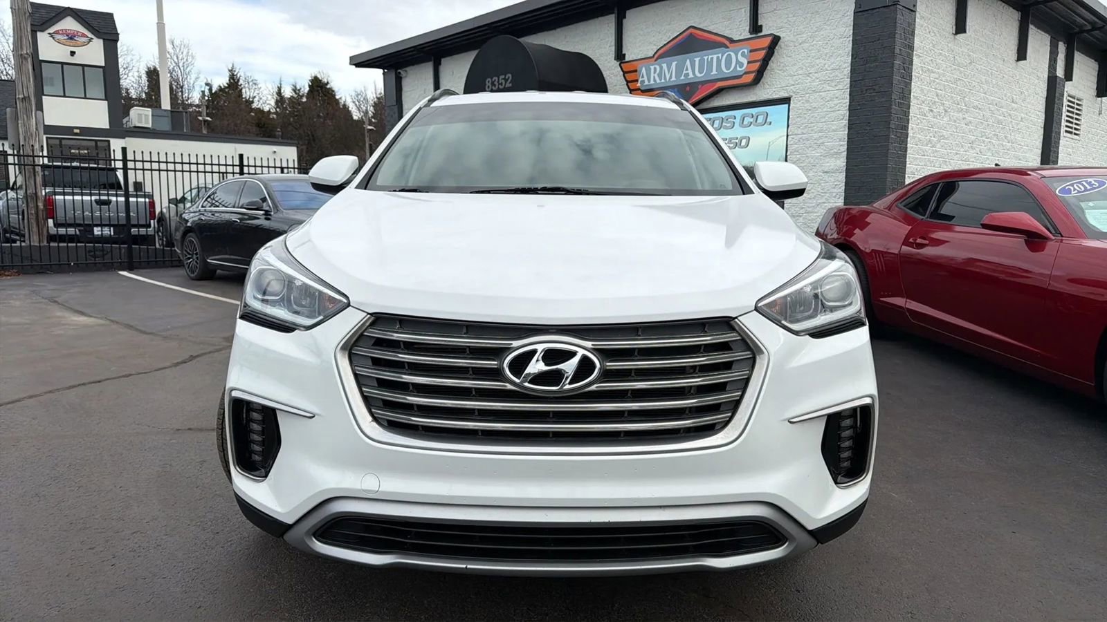 Used 2017 Hyundai Santa Fe SE image 2