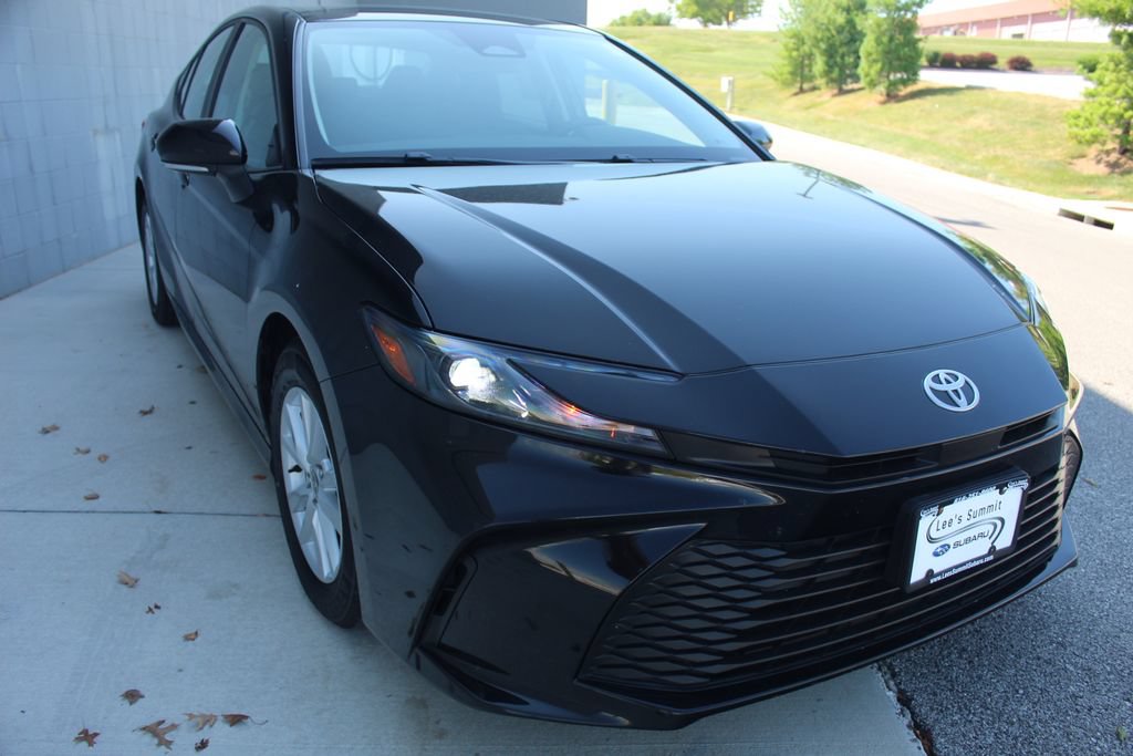 Used 2025 Toyota Camry LE FWD image 15
