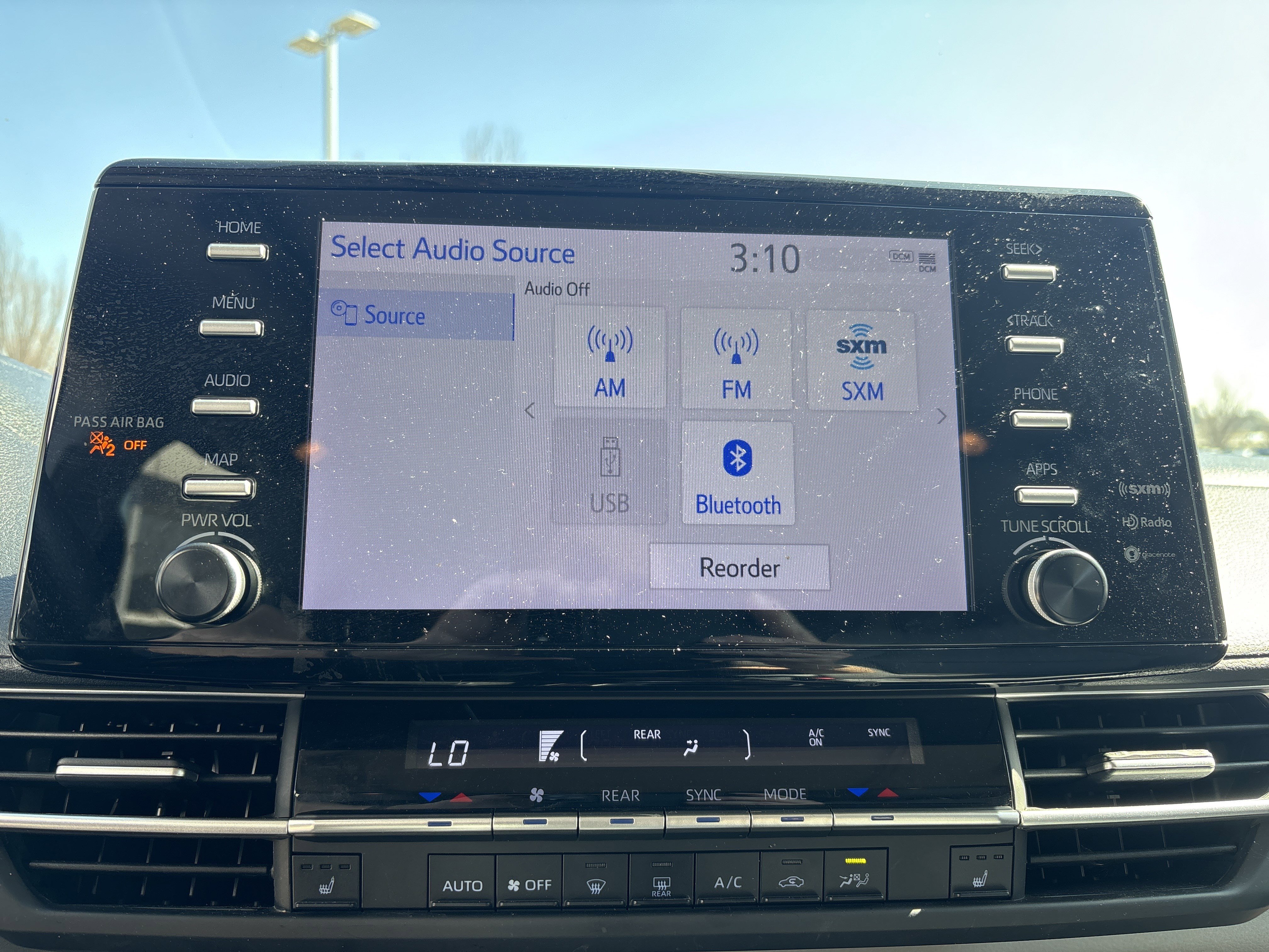 Used 2022 Toyota Sienna XLE FWD image 30