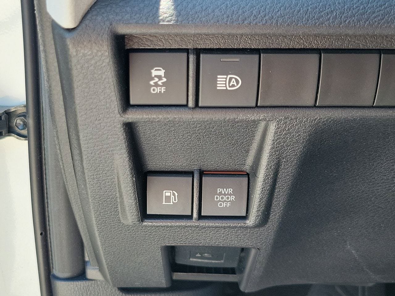 Used 2025 Toyota Sienna LE FWD image 33