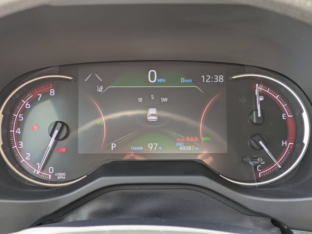 Used 2025 Toyota RAV4 XLE FWD image 26