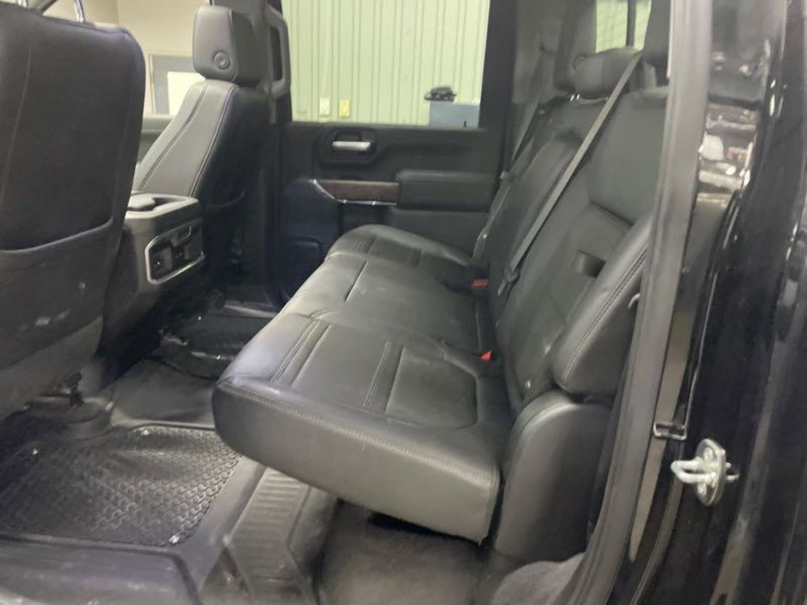 Used 2023 GMC Sierra 2500 Denali w/ Denali Black Diamond Edition image 11