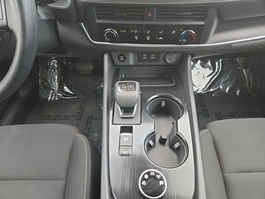 Used 2024 Nissan Rogue S AWD/4WD image 12